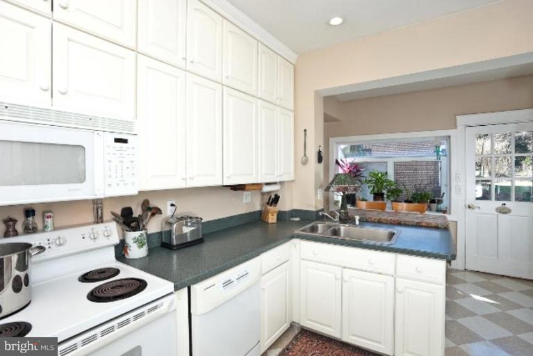 4202 Wickford Road Baltimore, MD 21210 - Photo 9 of 22 Kitchen #2