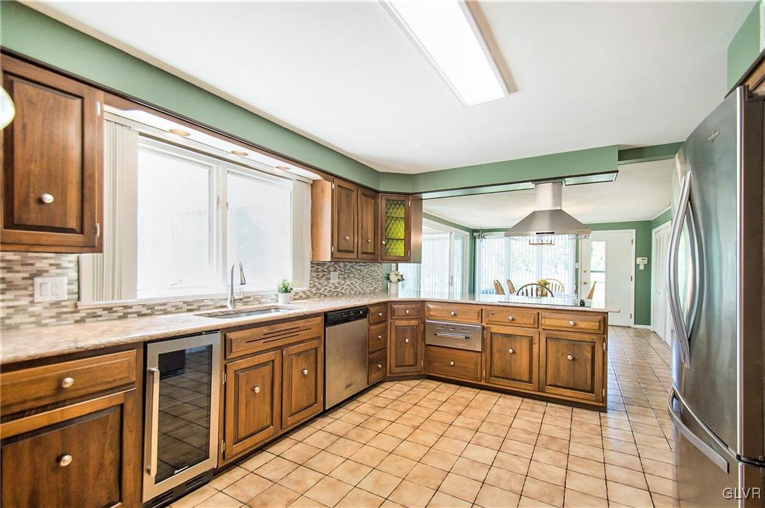 625 West Macada Road Bethlehem, PA 18017 - Photo 8 of 38 Gallery Image 8