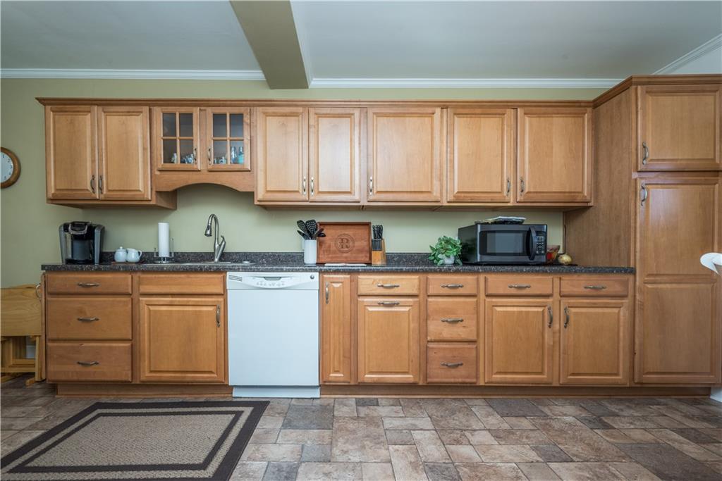 2716 Castlegate Avenue Pittsburgh, PA 15226 - Photo 5 of 50