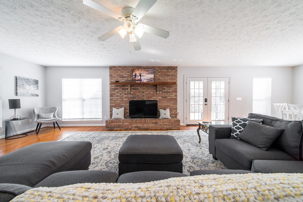 100 Riverside Drive Valley, AL 36854 - Photo 5 of 37