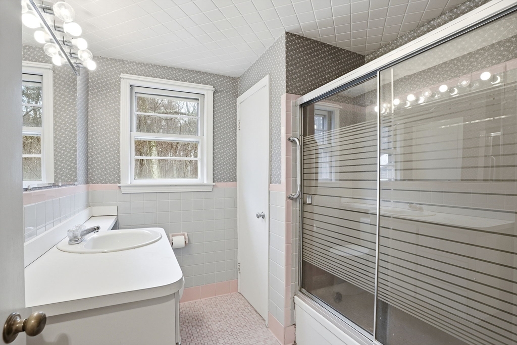 8 Ledgewood Drive Canton, MA 02021 - Photo 21 of 40