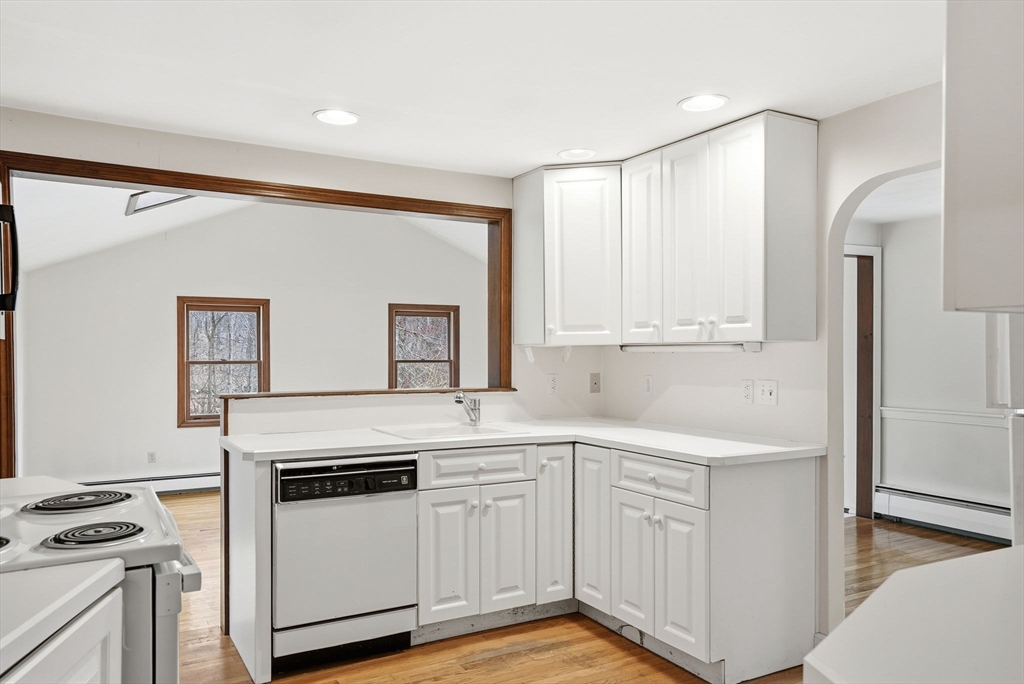8 Ledgewood Drive Canton, MA 02021 - Photo 4 of 40