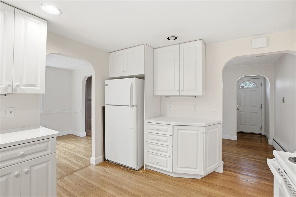 8 Ledgewood Drive Canton, MA 02021 - Photo 5 of 40