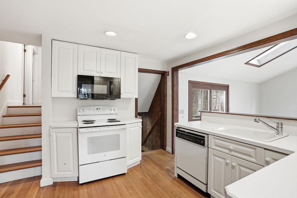 8 Ledgewood Drive Canton, MA 02021 - Photo 8 of 40