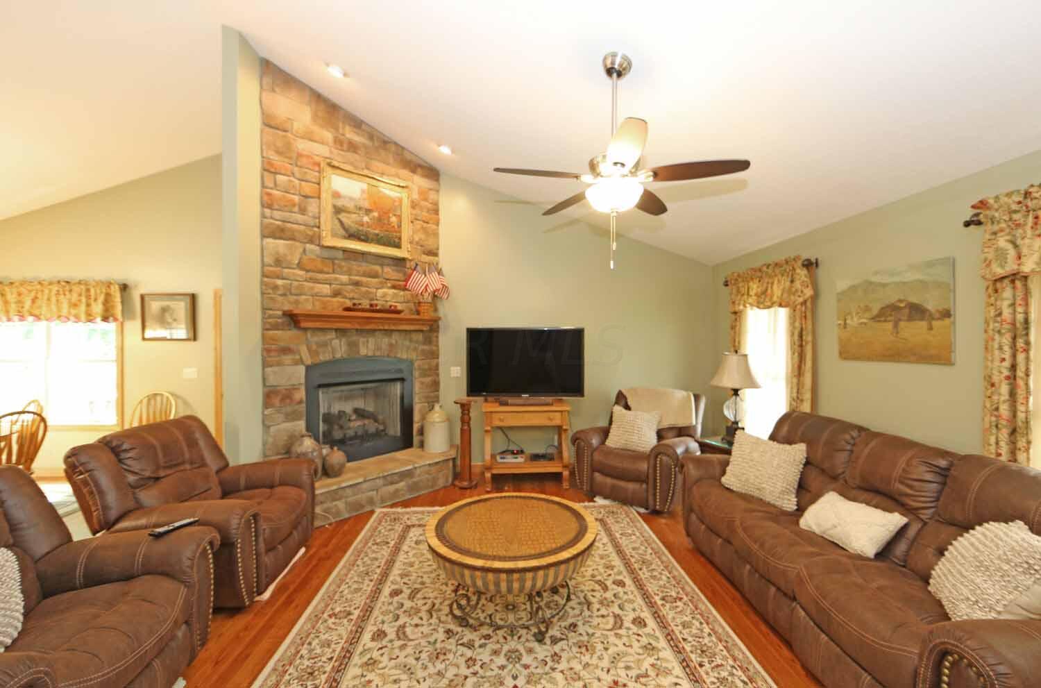 15650 Carson Road Mount Vernon, OH 43050 - Photo 4 of 36