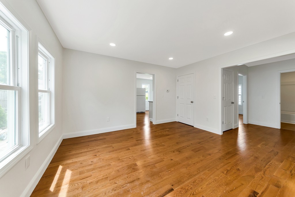 20 Powell Avenue Springfield, MA 01118 - Photo 8 of 38 Gallery Image 8