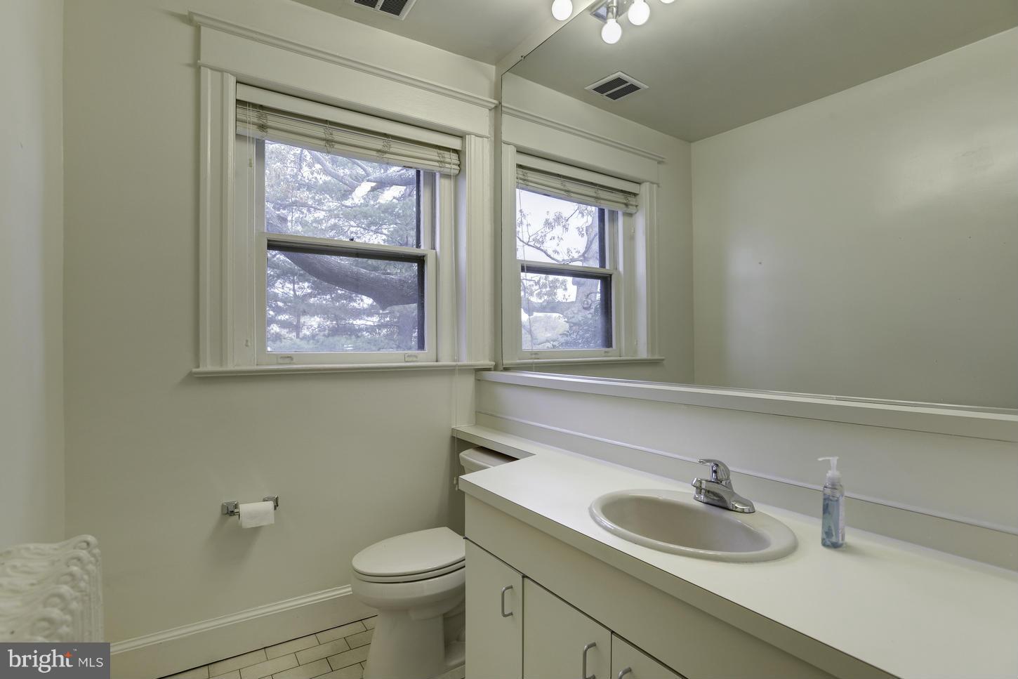 406 Cedar Street Northwest, Unit 3 Washington, DC 20012 - Photo 19 of 30 Hall Bath