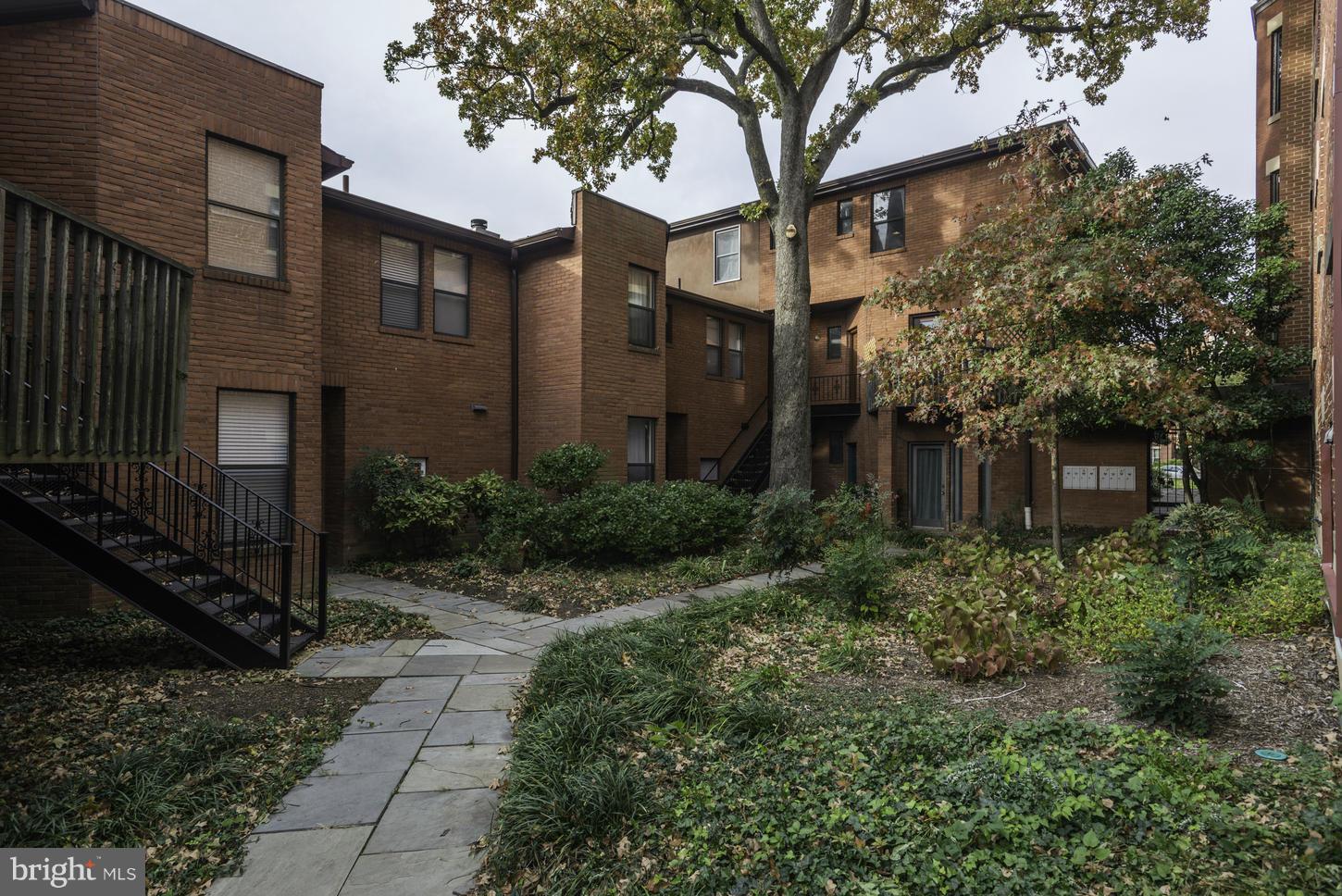 406 Cedar Street Northwest, Unit 3 Washington, DC 20012 - Photo 29 of 30 Courtyard