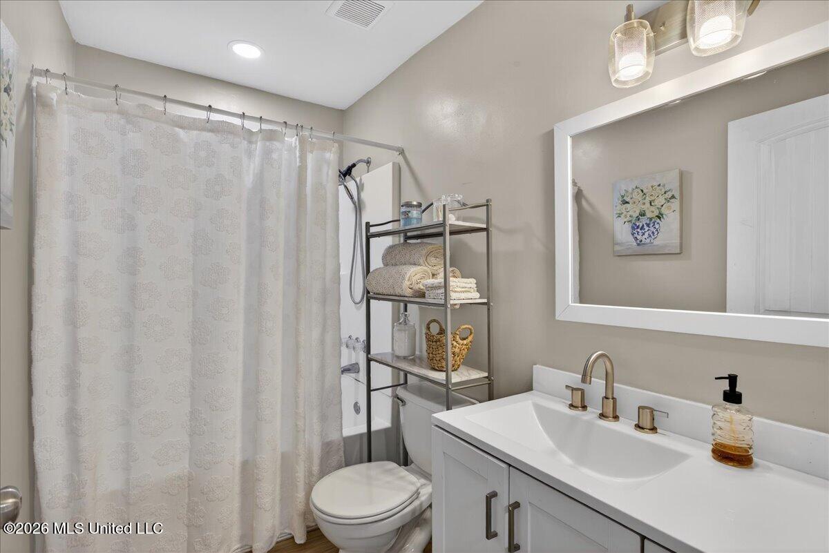 40 Burborne Street Brooklyn, MS 39425 - Photo 15 of 21 Bathroom