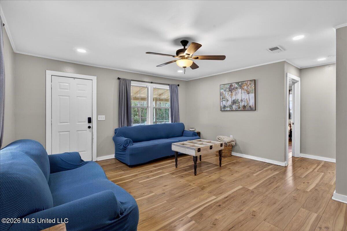 40 Burborne Street Brooklyn, MS 39425 - Photo 6 of 21 Living Room