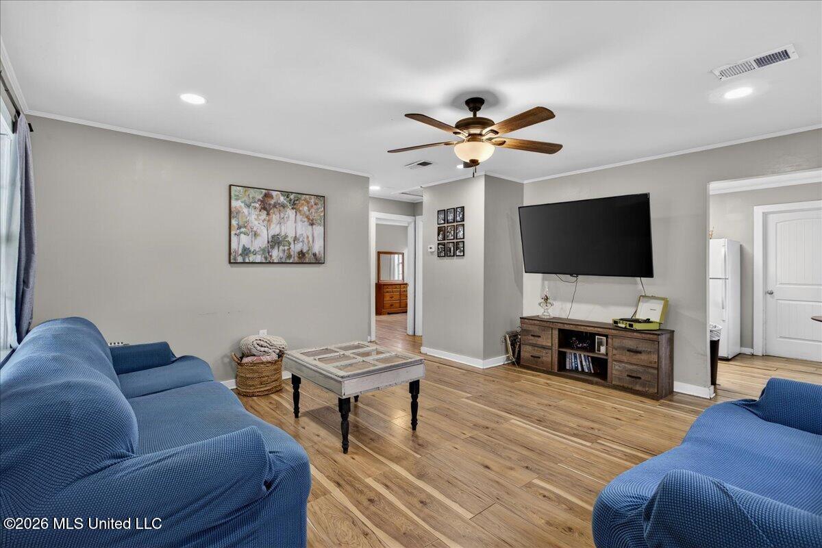 40 Burborne Street Brooklyn, MS 39425 - Photo 7 of 21 Living Room