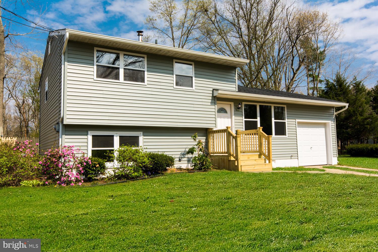 4665 Robin Road Newfield, NJ 08344 - Photo 3 of 28