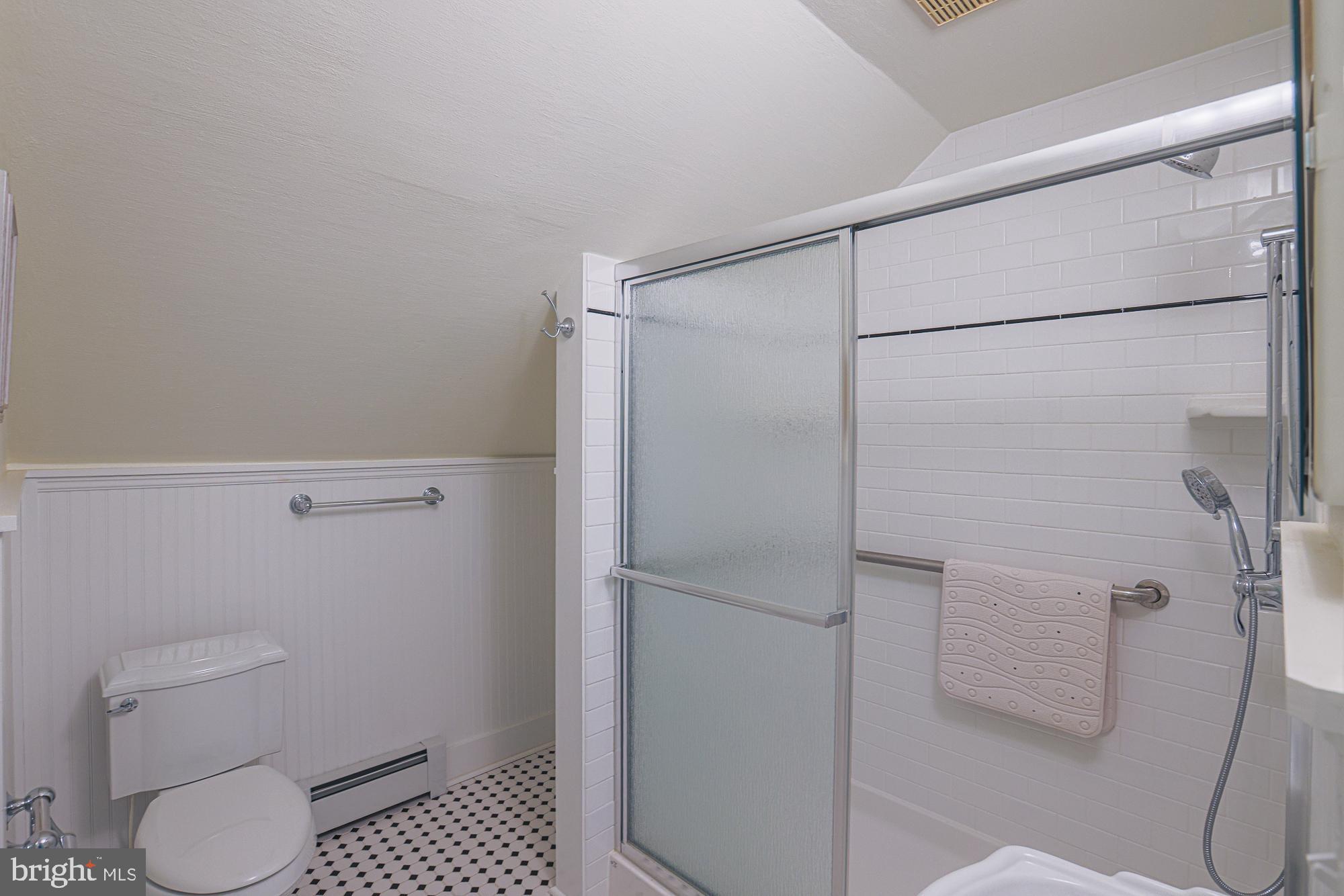 19020 Gunpowder Road Hampstead, MD 21074 - Photo 77 of 109 Walk-in shower