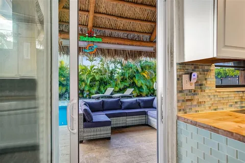 $615,000 | 4221 Northeast 13th Avenue, Oakland Park, FL 33334