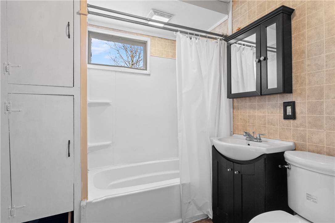 147 Warwick Street Woonsocket, RI 02895 - Photo 13 of 38