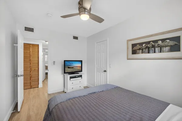 $2,000 | 2950 Southeast Ocean Boulevard, Stuart, FL 34996