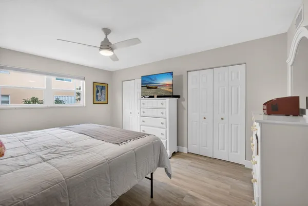 $2,000 | 2950 Southeast Ocean Boulevard, Stuart, FL 34996