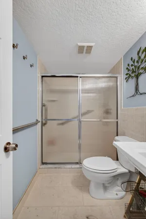 $2,000 | 2950 Southeast Ocean Boulevard, Stuart, FL 34996