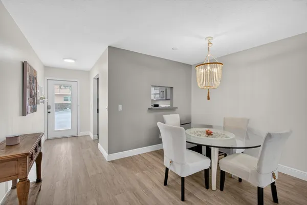 $2,000 | 2950 Southeast Ocean Boulevard, Stuart, FL 34996