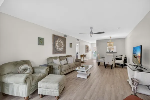 $2,000 | 2950 Southeast Ocean Boulevard, Stuart, FL 34996