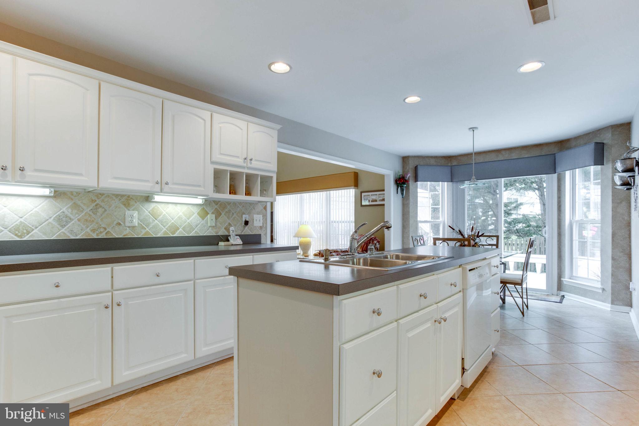 3931 Germantown Road Edgewater, MD 21037 - Photo 16 of 42 Kitchen With Cenetr Island