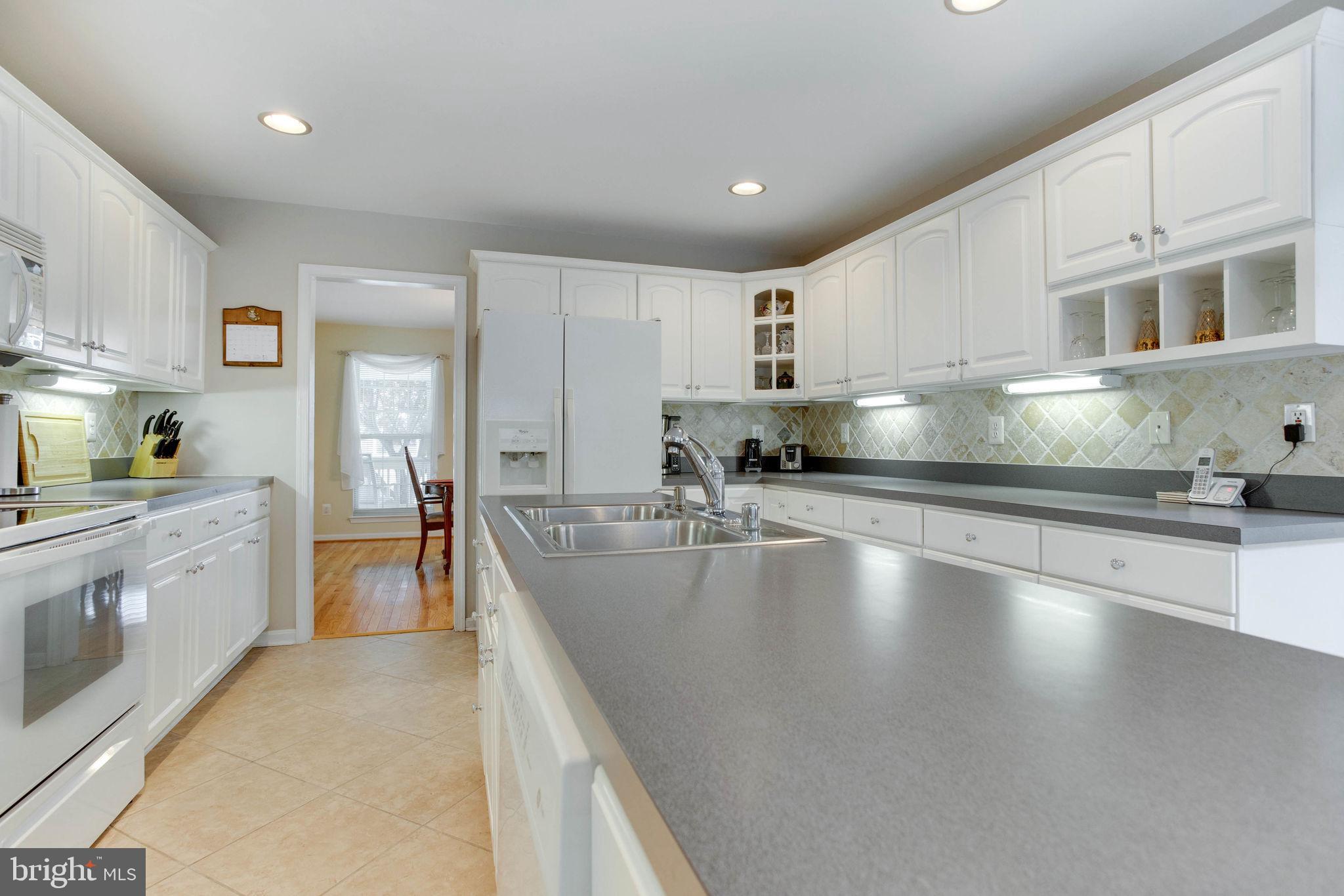 3931 Germantown Road Edgewater, MD 21037 - Photo 18 of 42 Kitchen