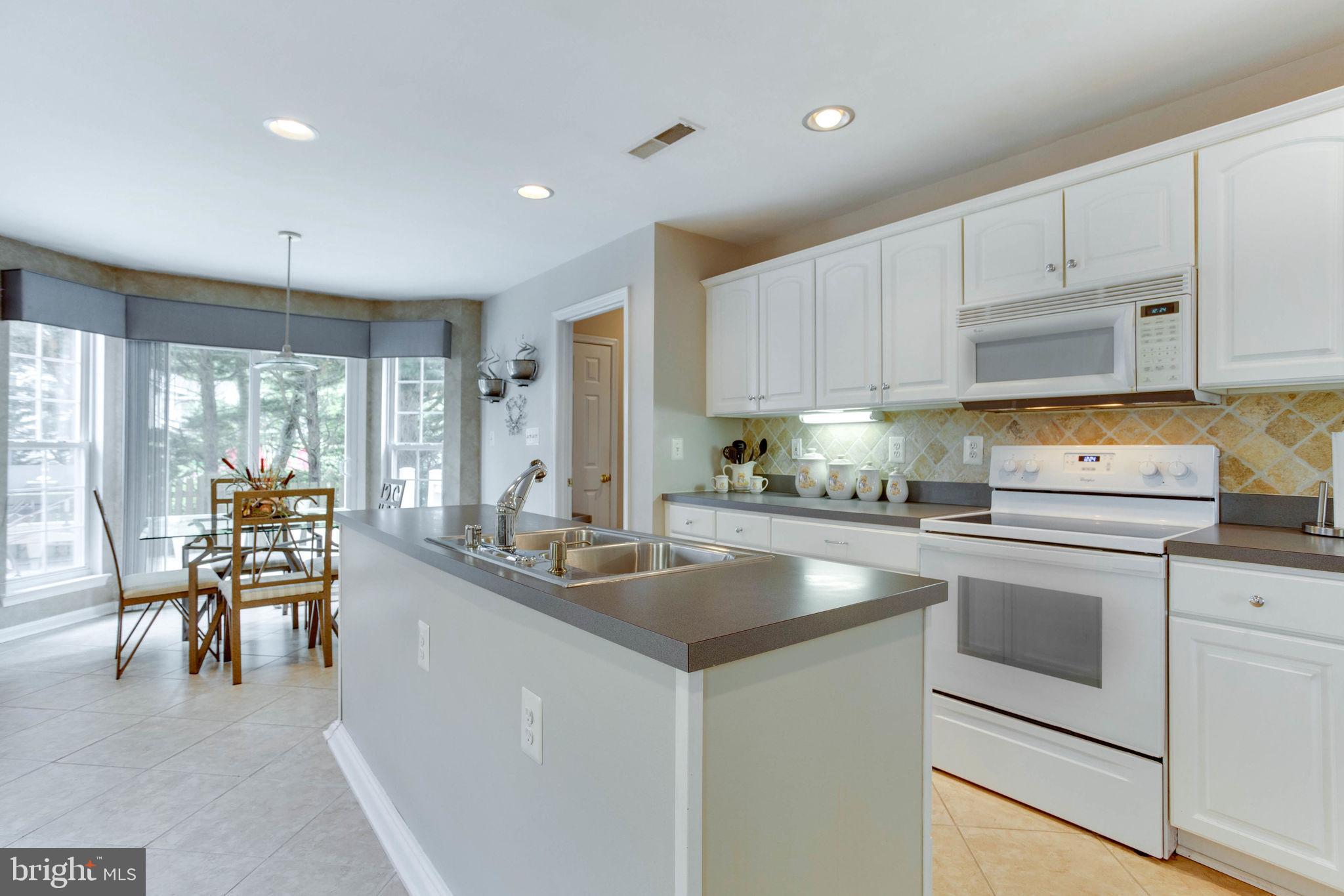 3931 Germantown Road Edgewater, MD 21037 - Photo 19 of 42 Kitchen With Bay Window