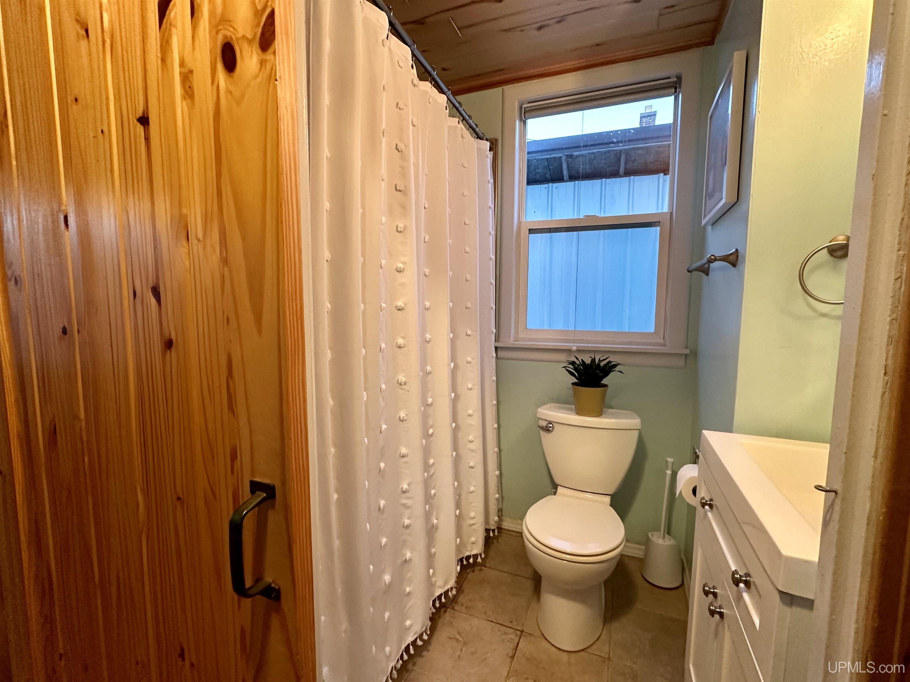 5281 Sunset Road Ironwood, MI 49938 - Photo 20 of 51