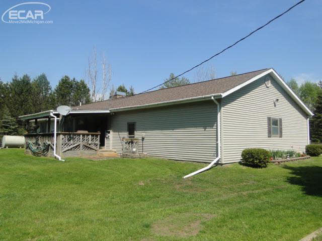 7112 North Lake Road Millington, MI 48746 - Photo 4 of 30 21296468-3.JPG