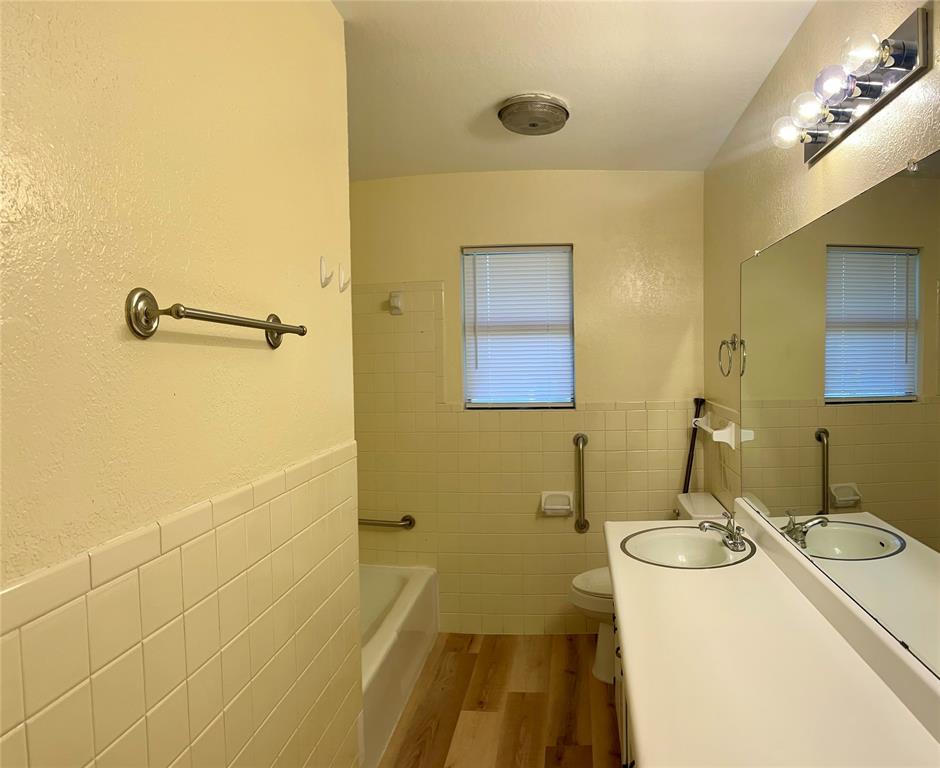 301 Walnut Avenue Azle, TX 76020 - Photo 11 of 12