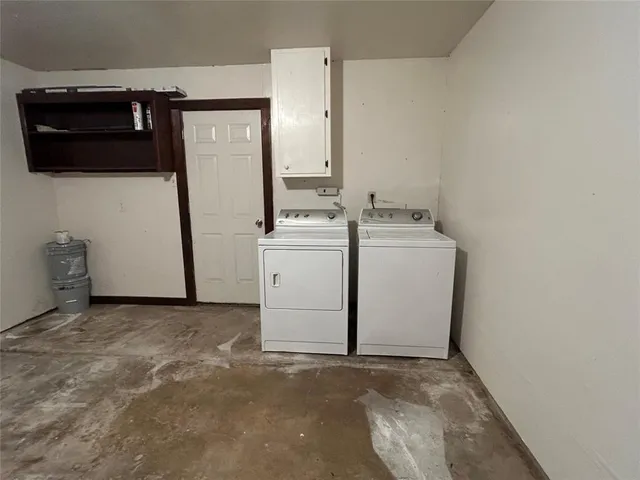 $1,800 | 301 Walnut Avenue, Azle, TX 76020