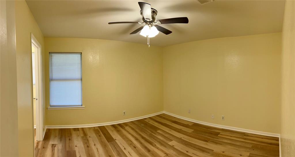 301 Walnut Avenue Azle, TX 76020 - Photo 7 of 12