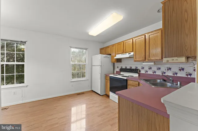 $425,000 | 8432 Limbaugh Way, Bristow, VA 20136