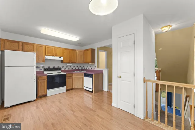 $425,000 | 8432 Limbaugh Way, Bristow, VA 20136