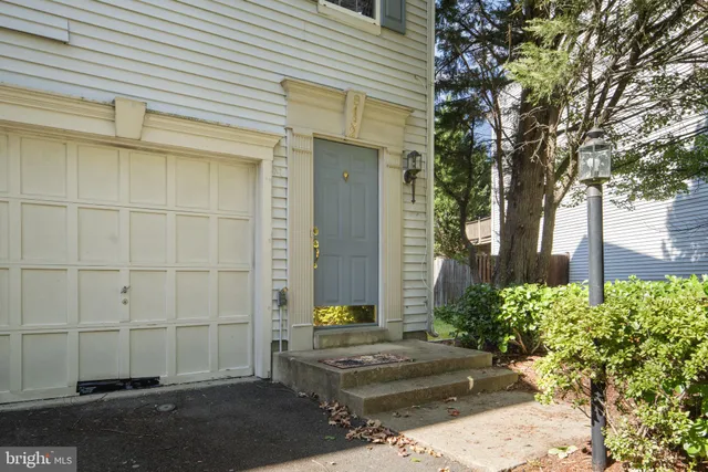 $425,000 | 8432 Limbaugh Way, Bristow, VA 20136