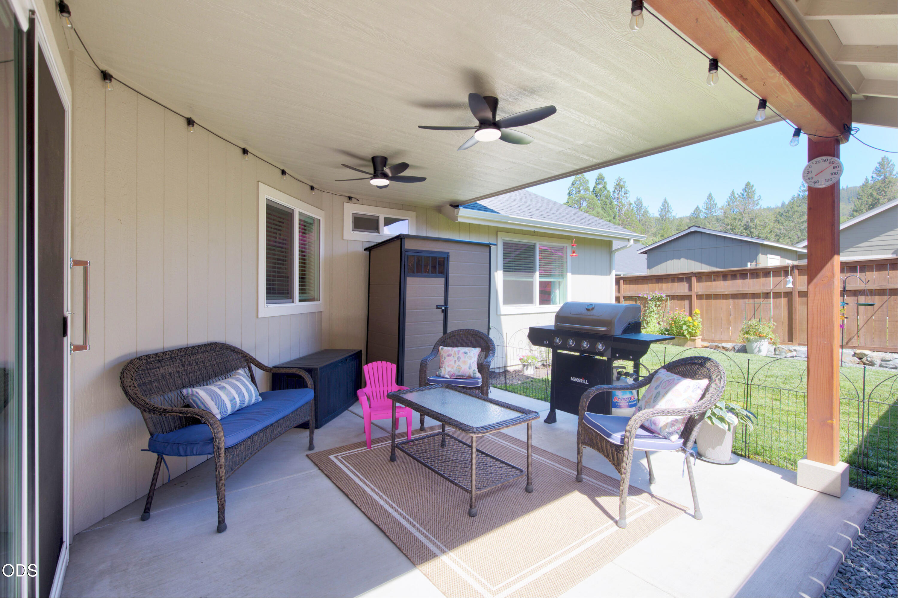 2036 Southwest Truman Way Grants Pass, OR 97526 - Photo 27 of 35