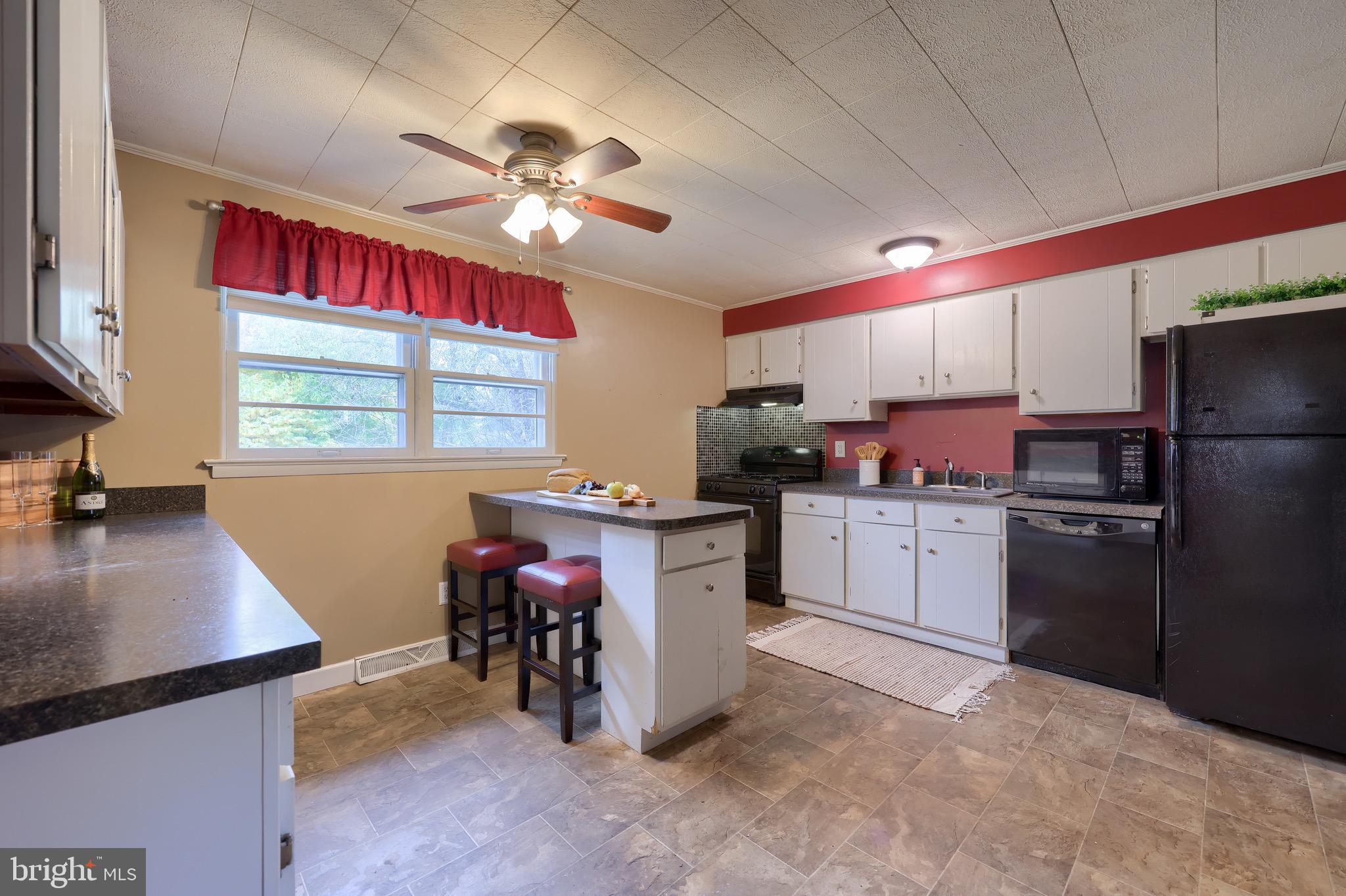 2258 Cedar Road York, PA 17408 - Photo 11 of 25