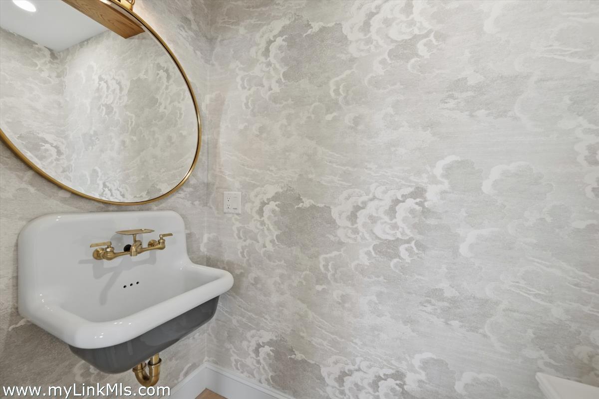 85 Orange Street Nantucket, MA 02554 - Photo 29 of 84