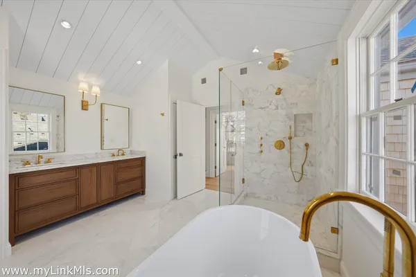 $7,695,000 | 85 Orange Street, Nantucket, MA 02554