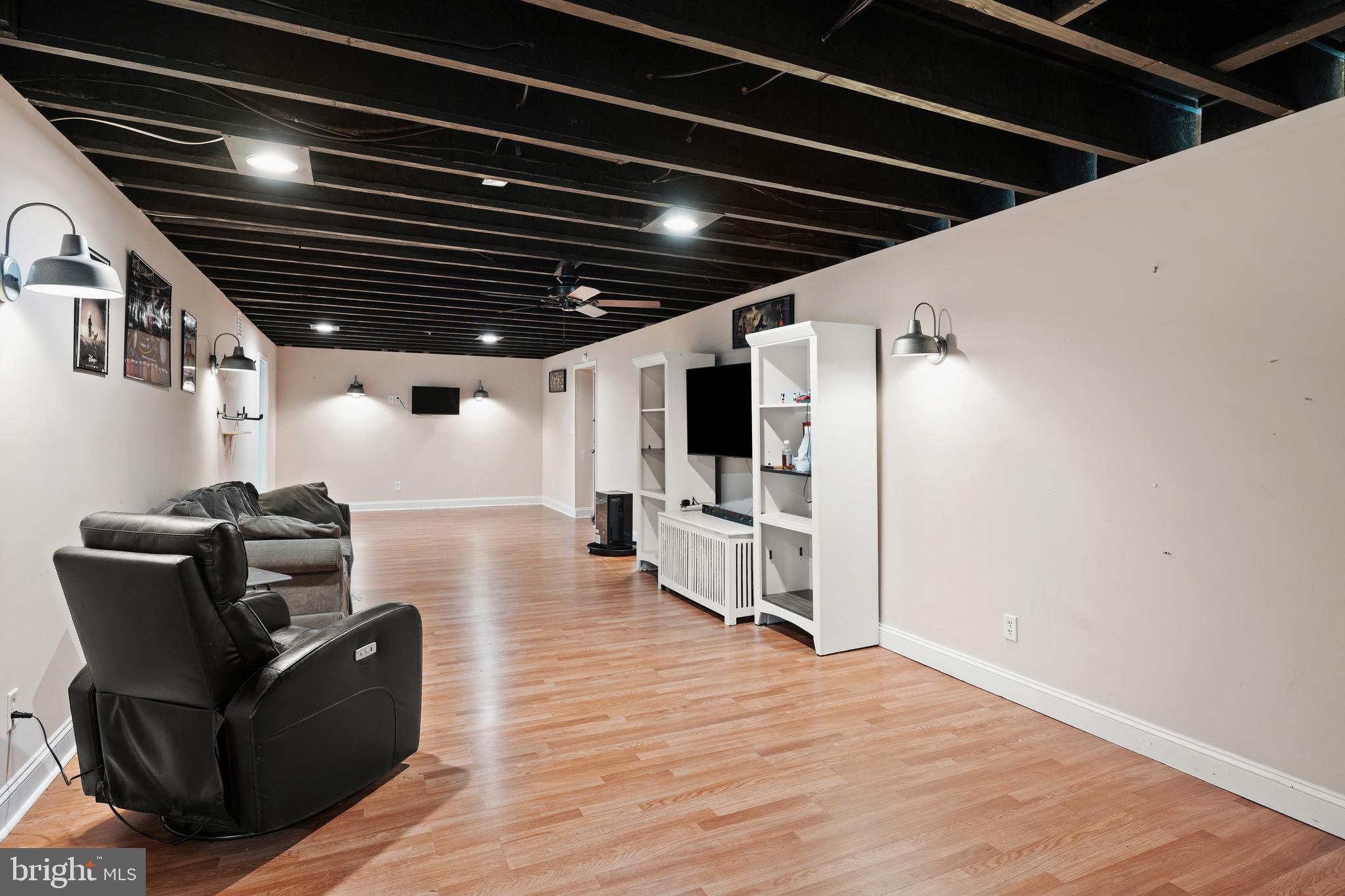 33057 Short Road Lewes, DE 19958 - Photo 27 of 40 a living room with furniture
