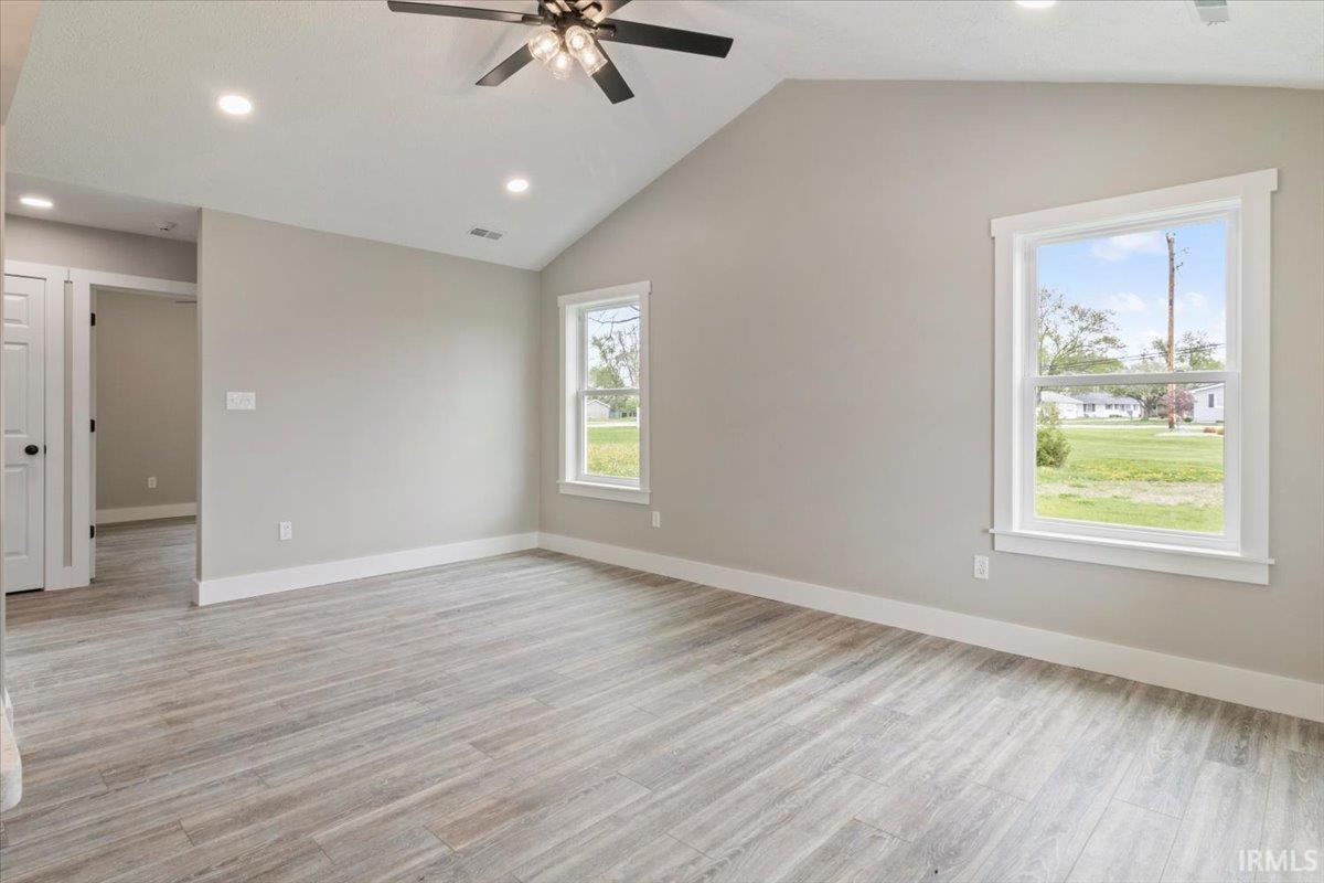 502 Leahey St Union Union City, IN 47390 - Photo 3 of 22