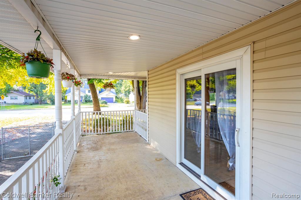 11926 Stark Road Livonia, MI 48150 - Photo 19 of 37
