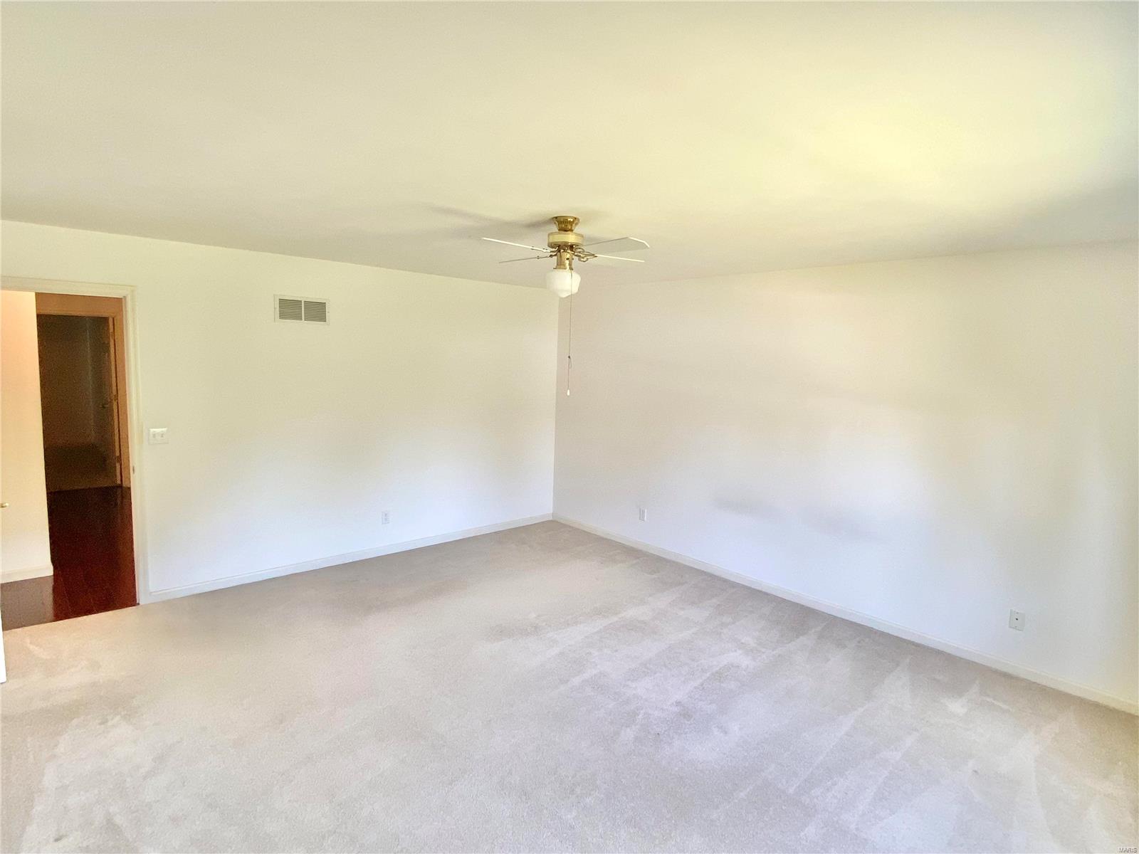 575 North Graeser Road St. Louis, MO 63141 - Photo 8 of 34 Gallery Image 8