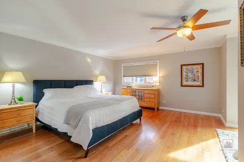 $625,000 | 325 North Oak Park Avenue, Unit B, Oak Park, IL 60302