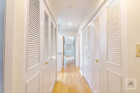 $625,000 | 325 North Oak Park Avenue, Unit B, Oak Park, IL 60302