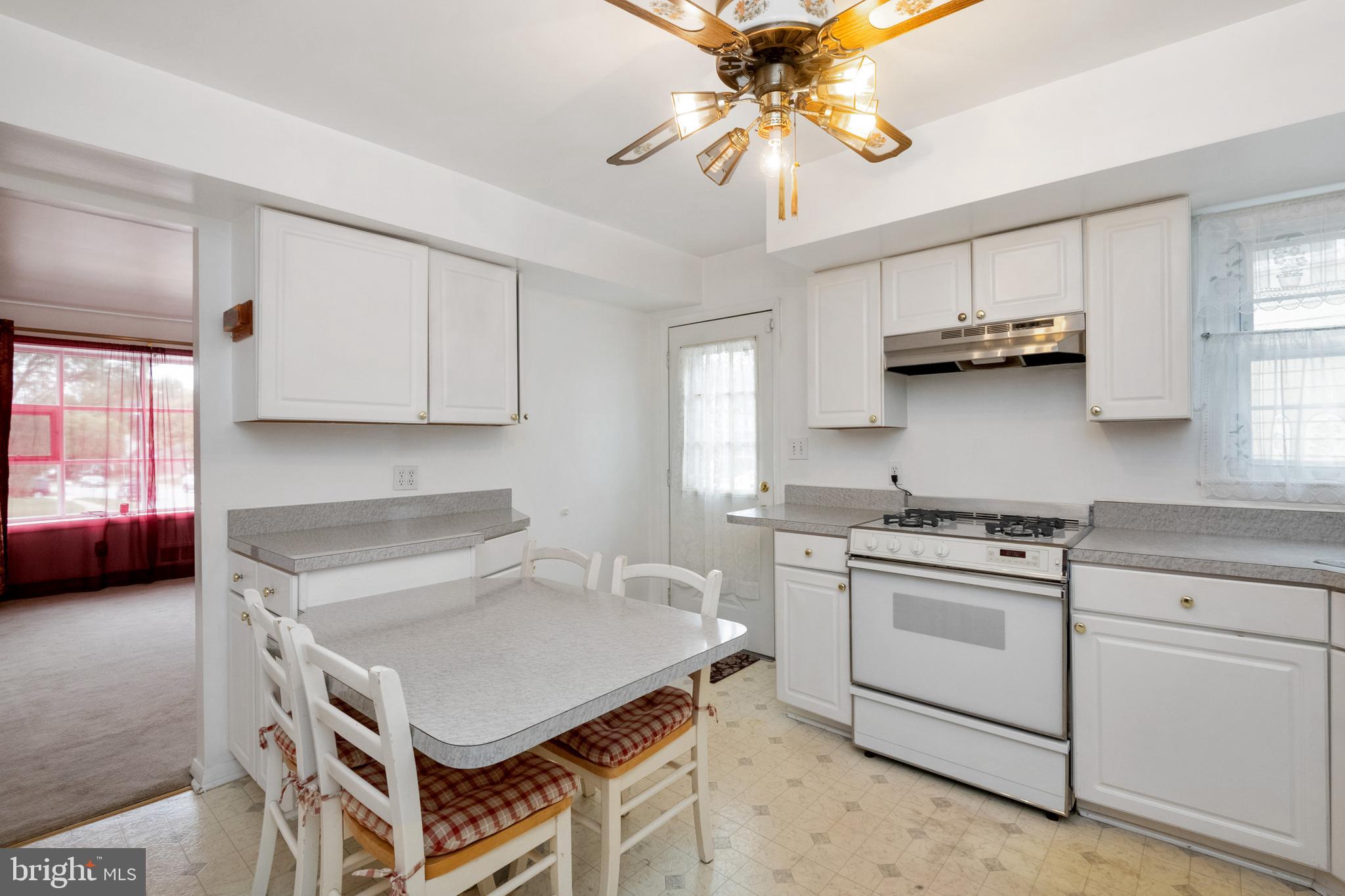 8700 Goldenwood Road Rosedale, MD 21237 - Photo 8 of 35