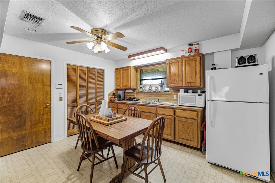 1401 Main Street Port O'Connor, TX 77982 - Photo 24 of 37