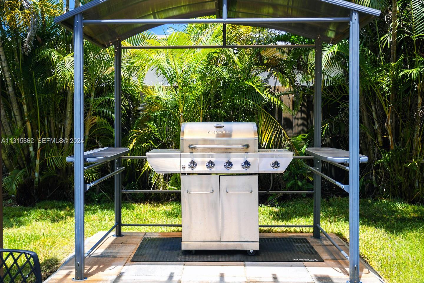 1307 Rodman Street Hollywood, FL 33019 - Photo 8 of 38 a view of outdoor space yard and swimming pool