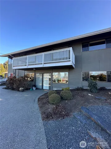 $2,400 | 520 Olympic Avenue, Unit B, Edmonds, WA 98020