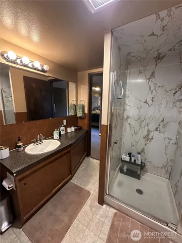 $2,400 | 520 Olympic Avenue, Unit B, Edmonds, WA 98020